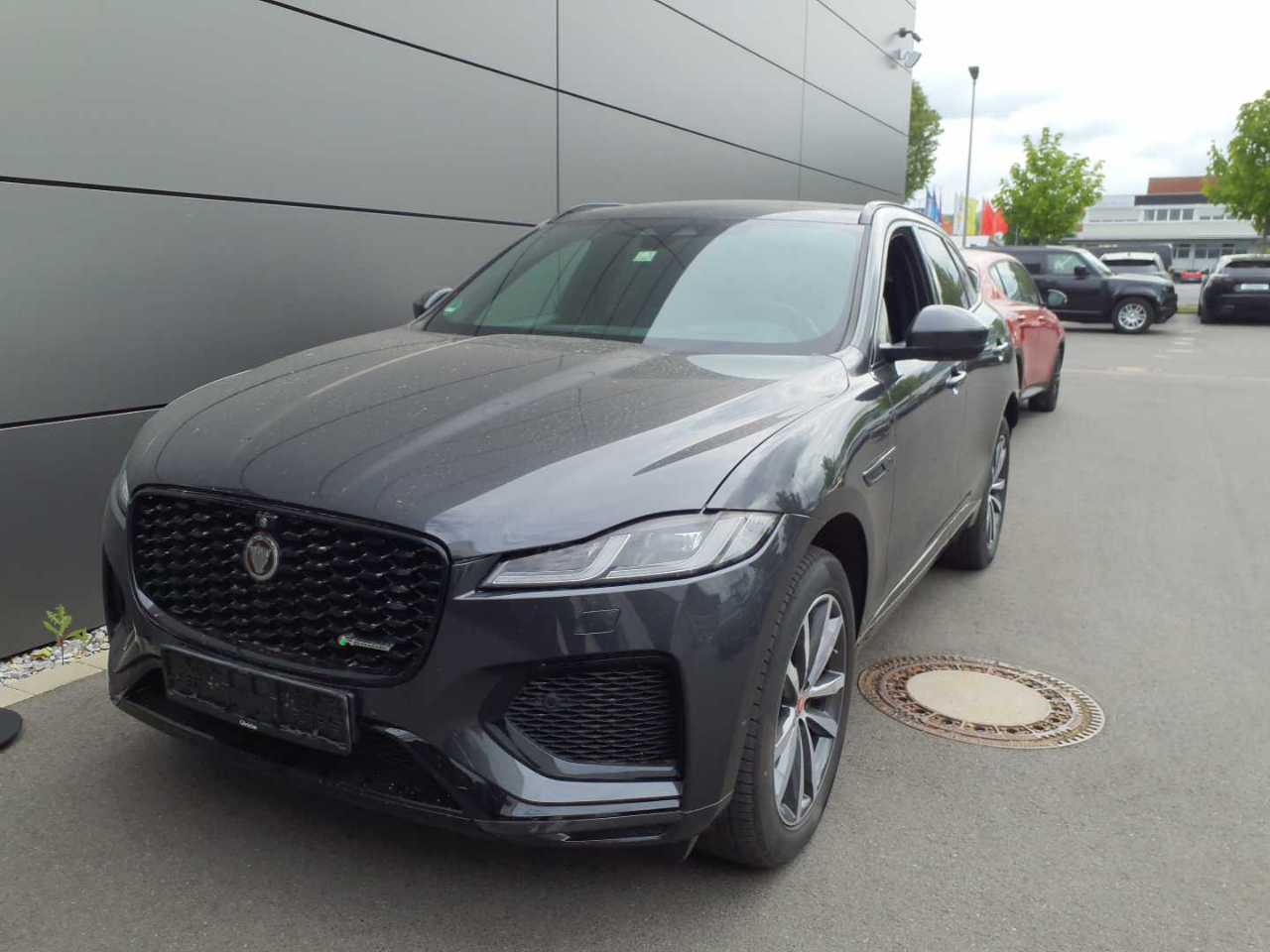 Jaguar R-Dynamic SE AWD F-PACE