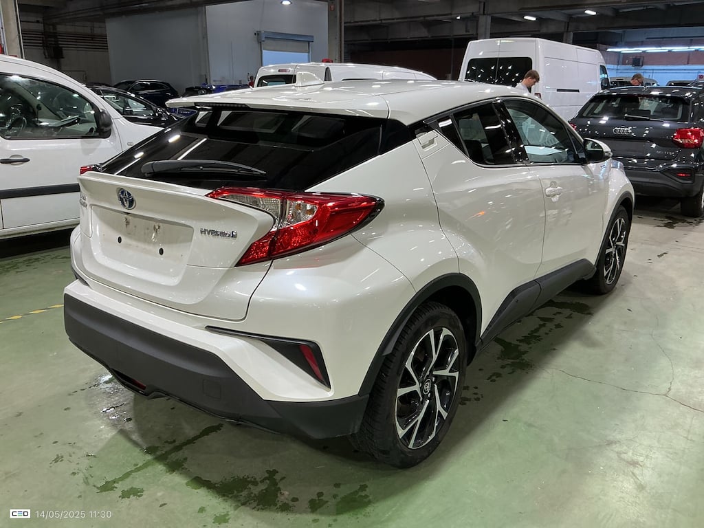 TOYOTA C-HR 1.8i VVT-i Hybrid C-Lub E-CVT(EU6.2) photo