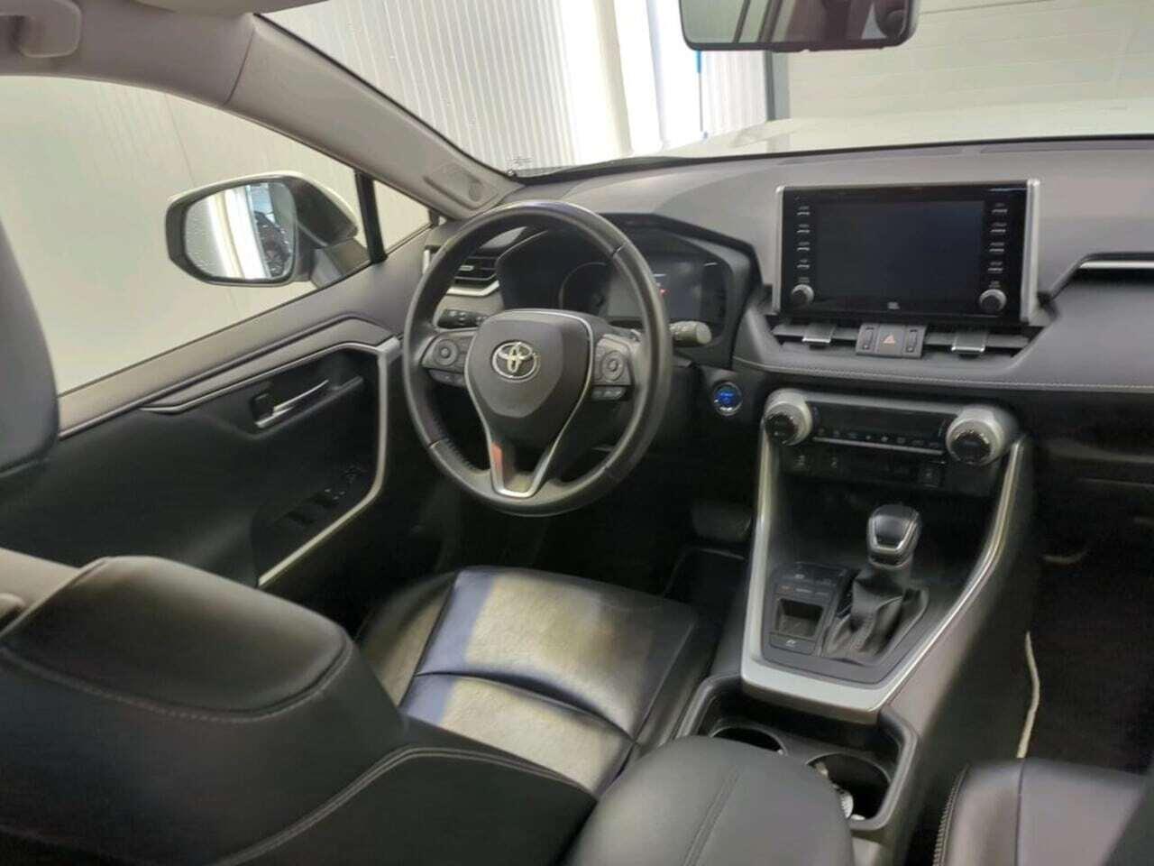 TOYOTA RAV4 2.5 Hybrid Bus Plus photo