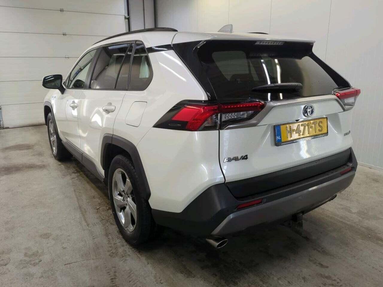 TOYOTA RAV4 2.5 Hybrid Bus Plus photo