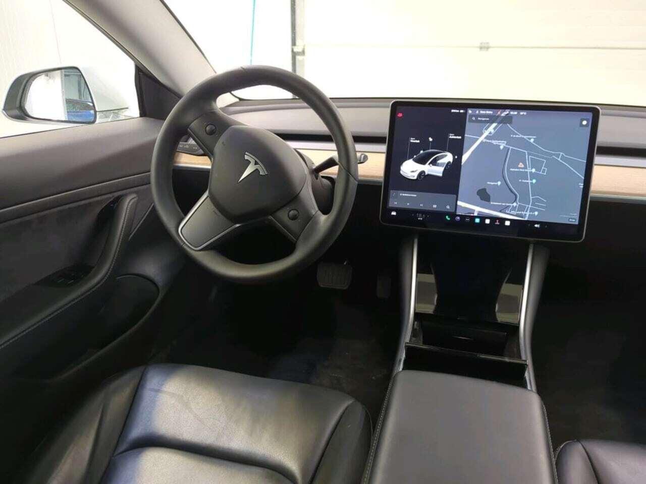 Tesla Model 3 Stnd.RWD Plus 60 kWh photo
