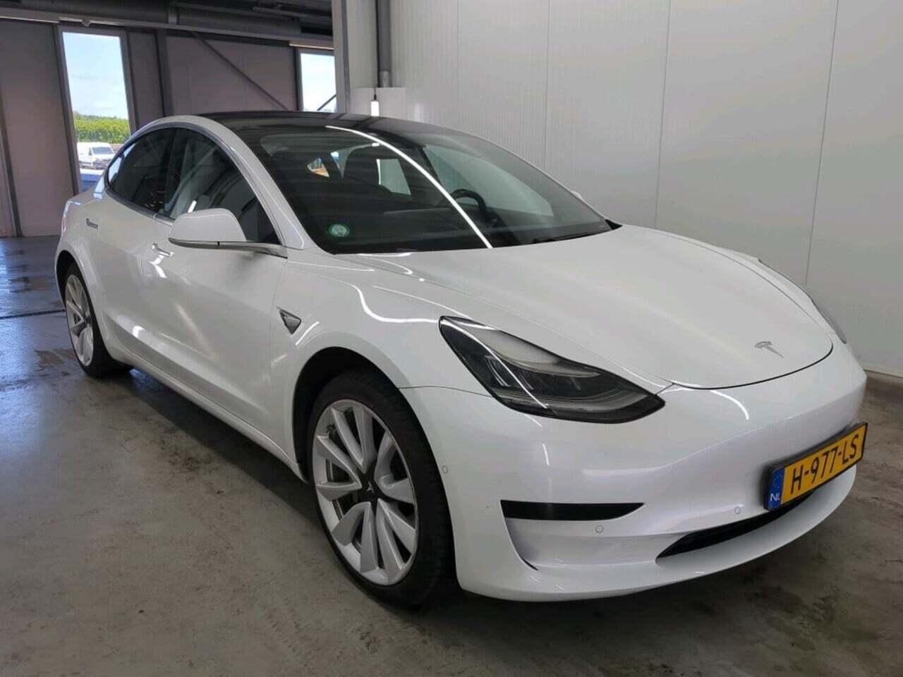 Tesla Model 3 Stnd.RWD Plus 60 kWh photo