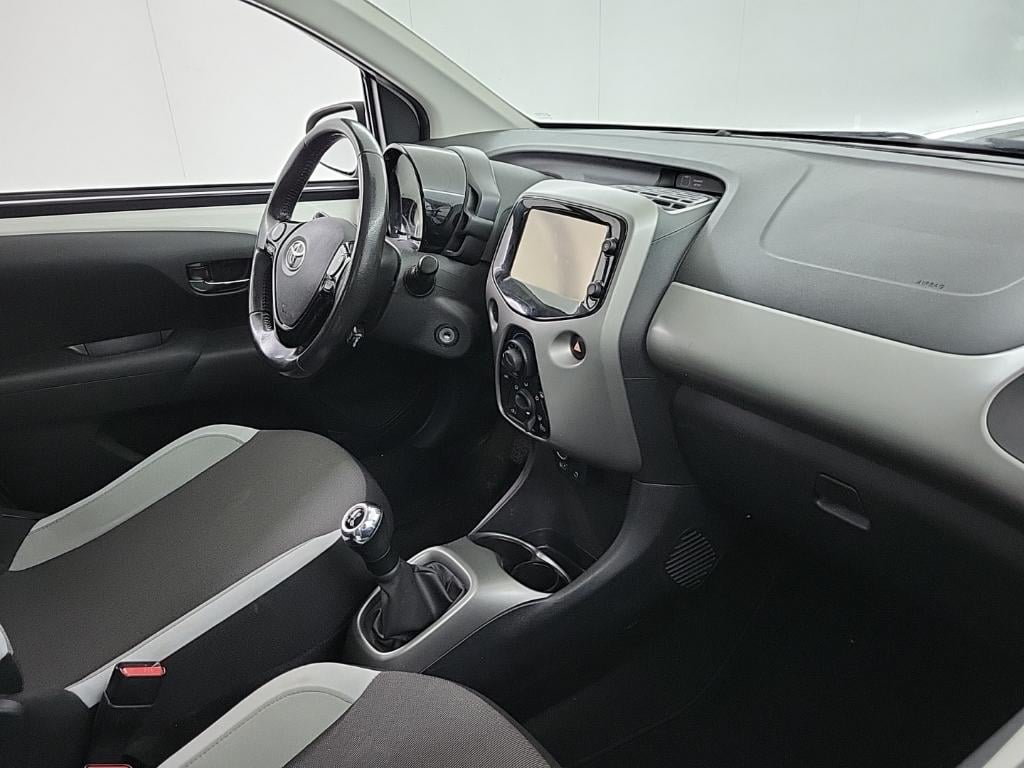 TOYOTA Aygo 1.0 VVT-i x-nav 5D 51kW photo