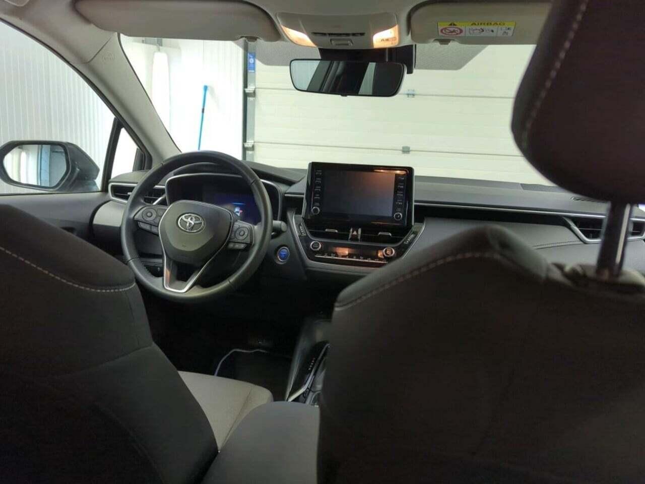 TOYOTA COROLLA 1.8 Hybrid Bns Plus photo