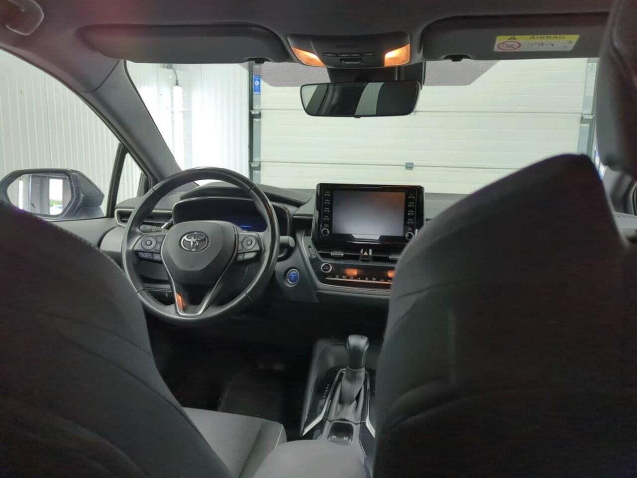 TOYOTA Corolla Touring Sports 1.8 Hybrid Bns Plus photo