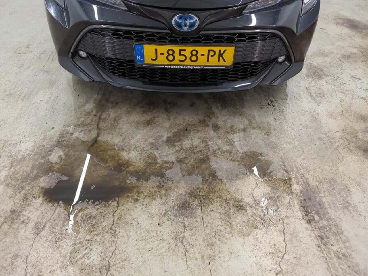 TOYOTA Corolla Touring Sports 1.8 Hybrid Bns Plus photo