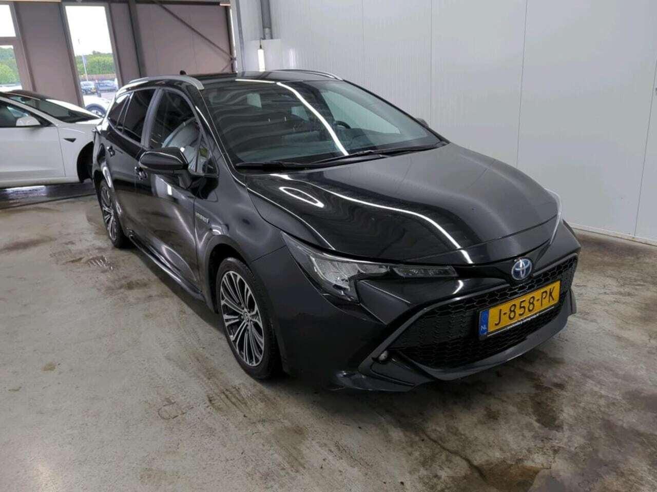 TOYOTA Corolla Touring Sports 1.8 Hybrid Bns Plus photo