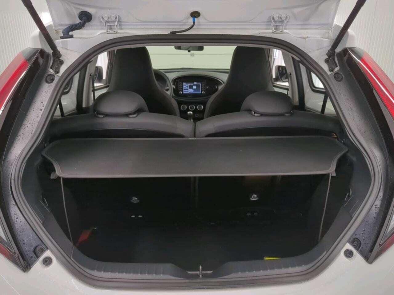 TOYOTA Aygo X 1.0 VVT-i MT Play photo