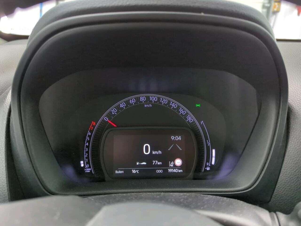 TOYOTA Aygo X 1.0 VVT-i MT Play photo