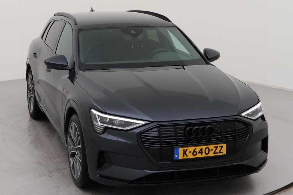 AUDI e-tron 300 kW photo
