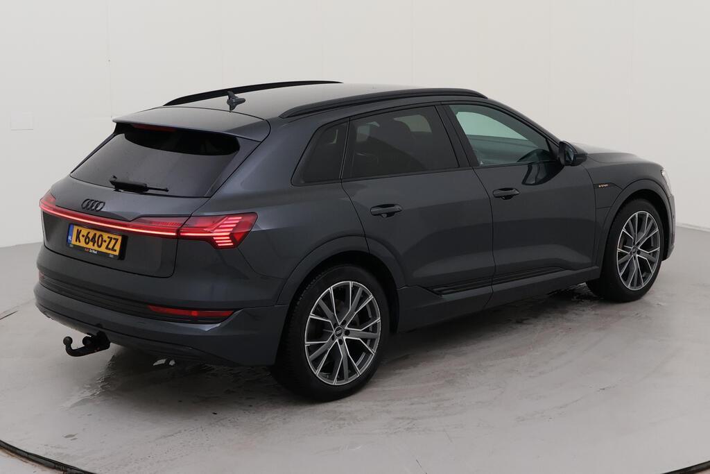 AUDI e-tron 300 kW photo