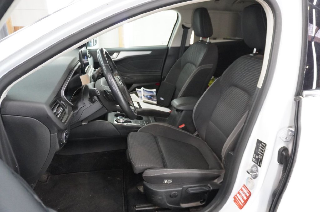 Ford Focus Turnier ´18 Focus Turnier Cool & Connect 1.5 EcoBlue 88KW AT8 E6dT photo