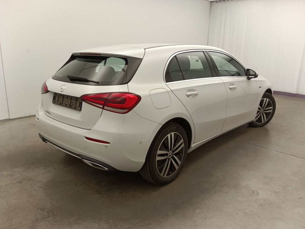 Mercedes-Benz A-Klasse A 250 e Business Solution 5d photo