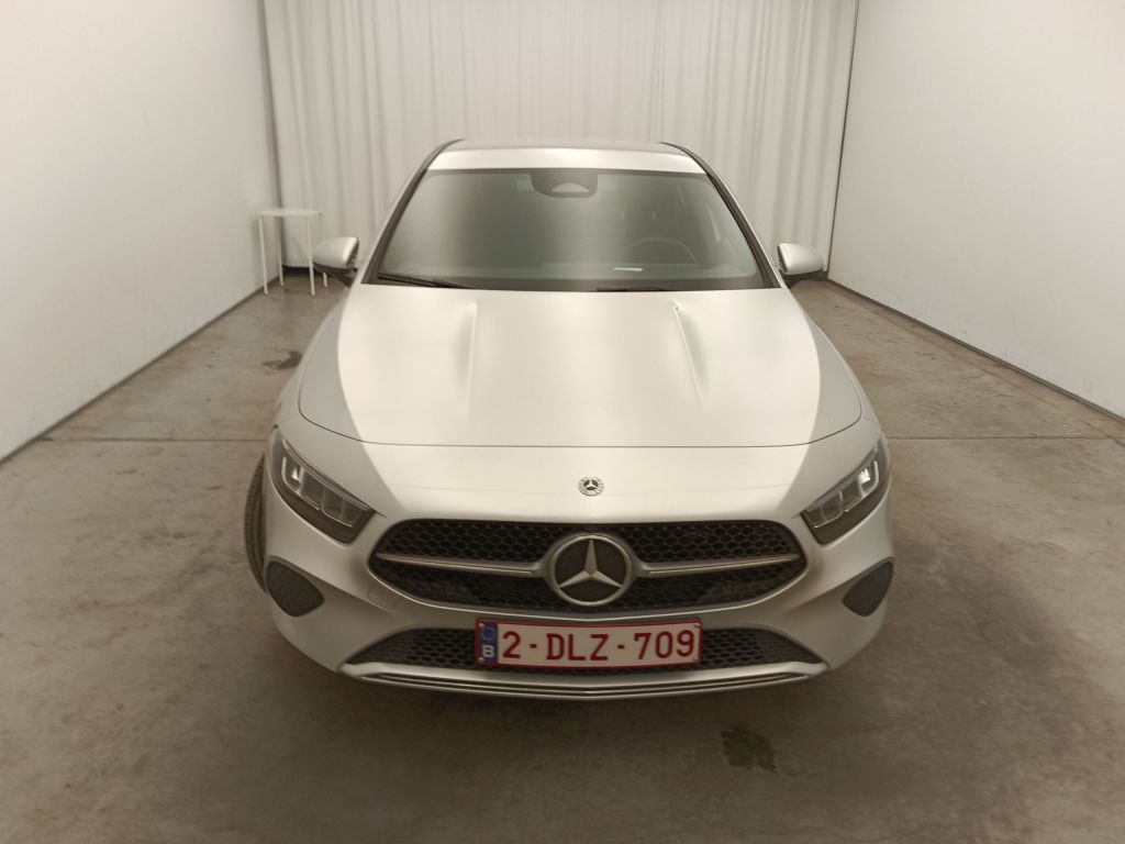 Mercedes-Benz A-Klasse A 250 e Luxury Line 5d