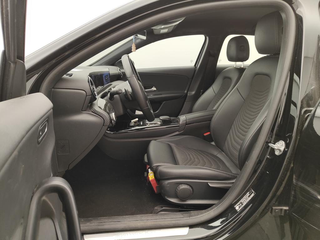 Mercedes-Benz A-Klasse A 180 d Business Solution Aut. 5d photo