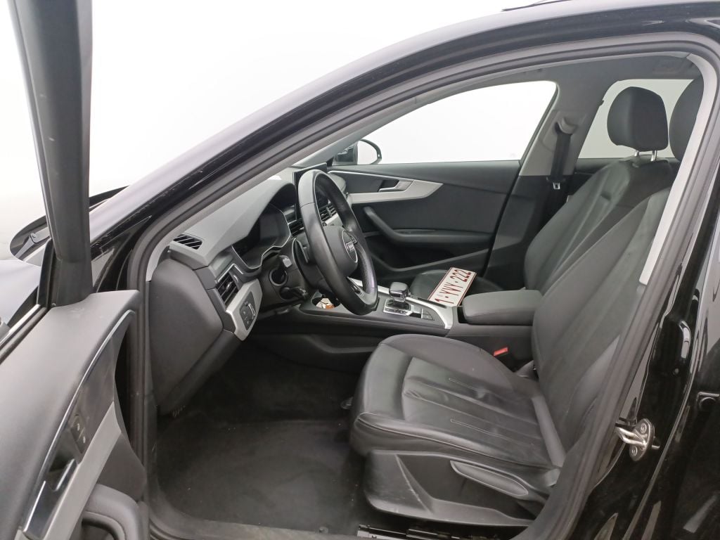 Audi A4 Avant 2.0 30 TDi 100kW S tr Business Ed 5d photo