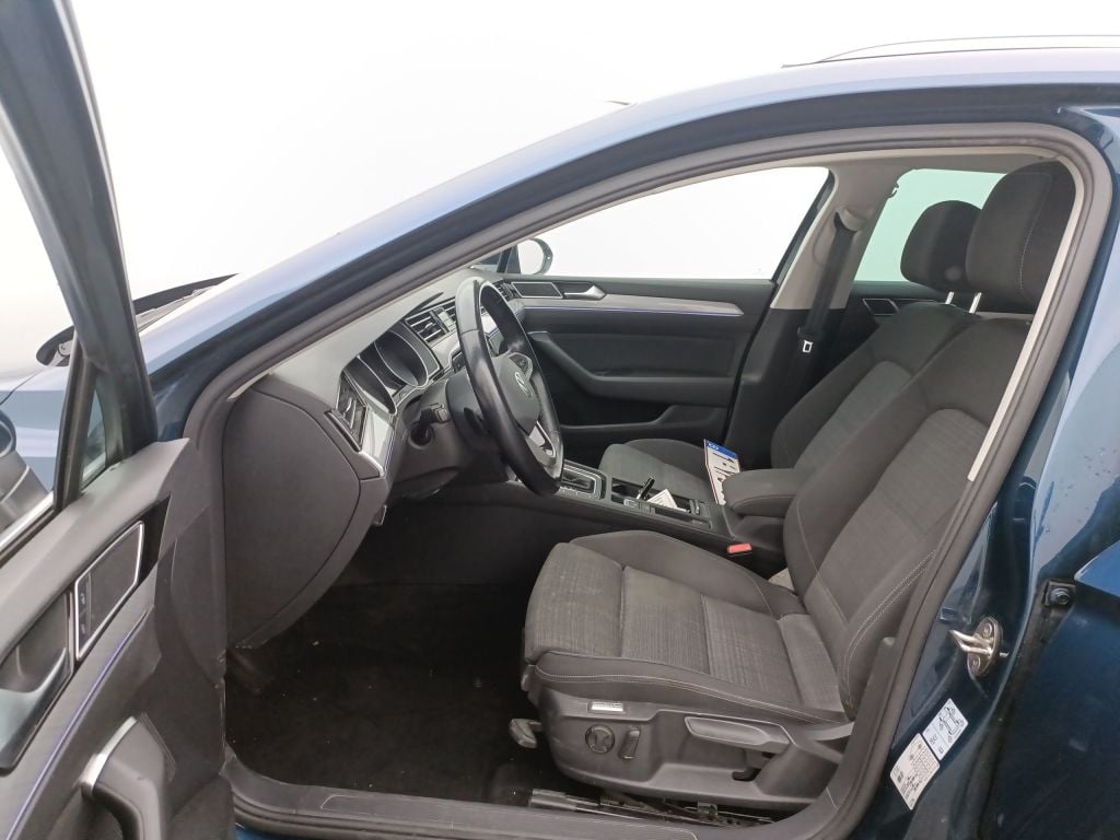 Volkswagen Passat Variant 2.0 TDI 90kW DSG Style Business 5d photo