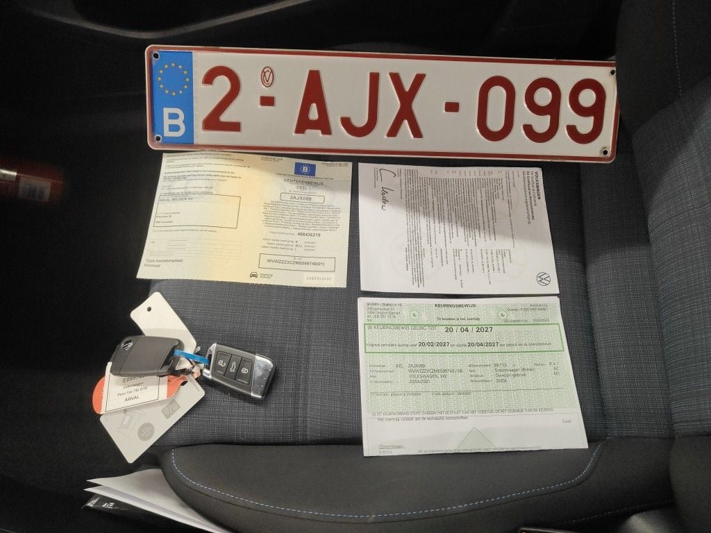 Volkswagen Passat Variant 1.4 TSI DSG6 GTE Business 5d photo