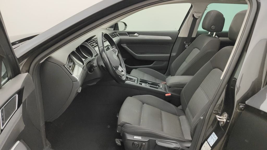 VOLKSWAGEN PASSAT VARIANT PA - 2019 2.0 TDi 150 Business DSG7 (EU6 d) 5d photo