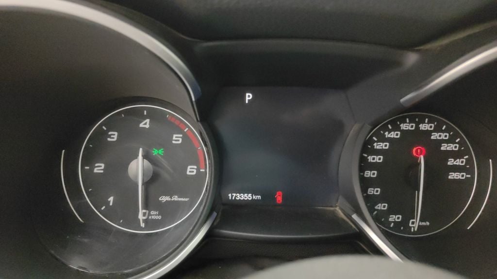ALFA ROMEO STELVIO DIESEL 2.2 JTD 160 B-Tech (EU6d) 5d Auto photo
