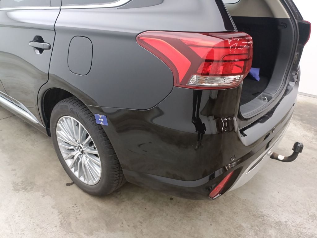 Mitsubishi Outlander 2.4 PHEV 4WD Business Edition SDA AT 5d photo