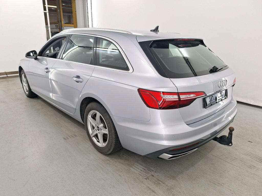 AUDI A4 AVANT 2.0 35 TDI 120KW S TR ATTRACTION B.E. Business Acoustic parking system voor photo