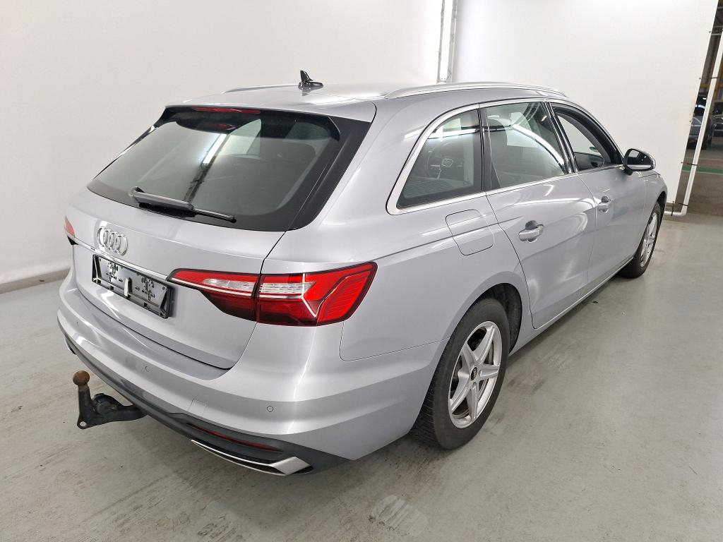 AUDI A4 AVANT 2.0 35 TDI 120KW S TR ATTRACTION B.E. Business Acoustic parking system voor photo