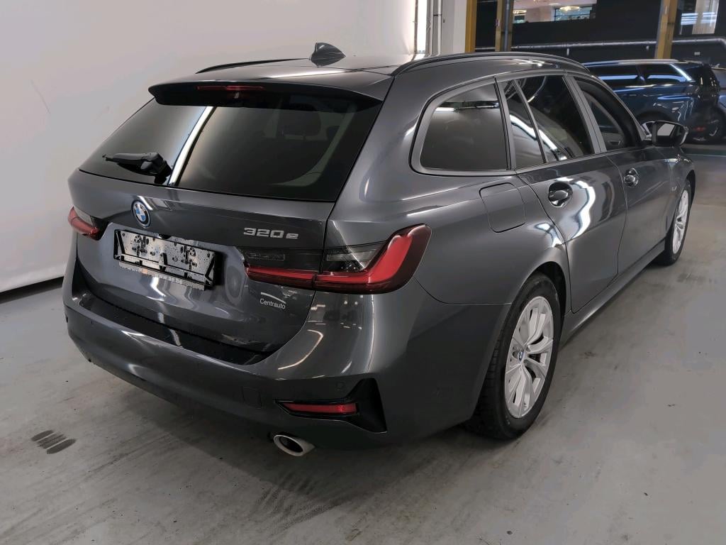 BMW 3 SERIES TOURING 2.0 320E TOURING Business photo