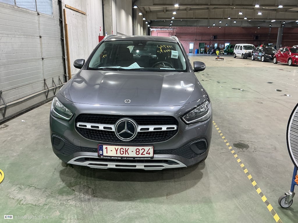 MERCEDES-BENZ GLA 2.0 GLA 180 D DCT BUSINESS SOLUTION