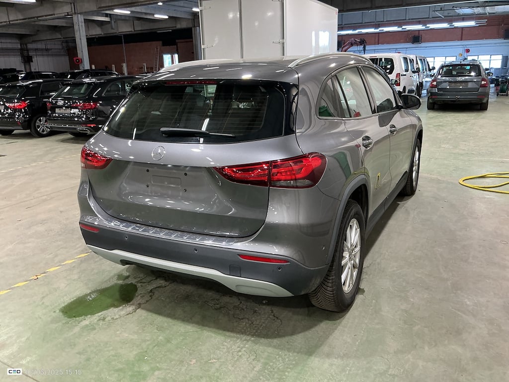 MERCEDES-BENZ GLA 2.0 GLA 180 D DCT BUSINESS SOLUTION photo