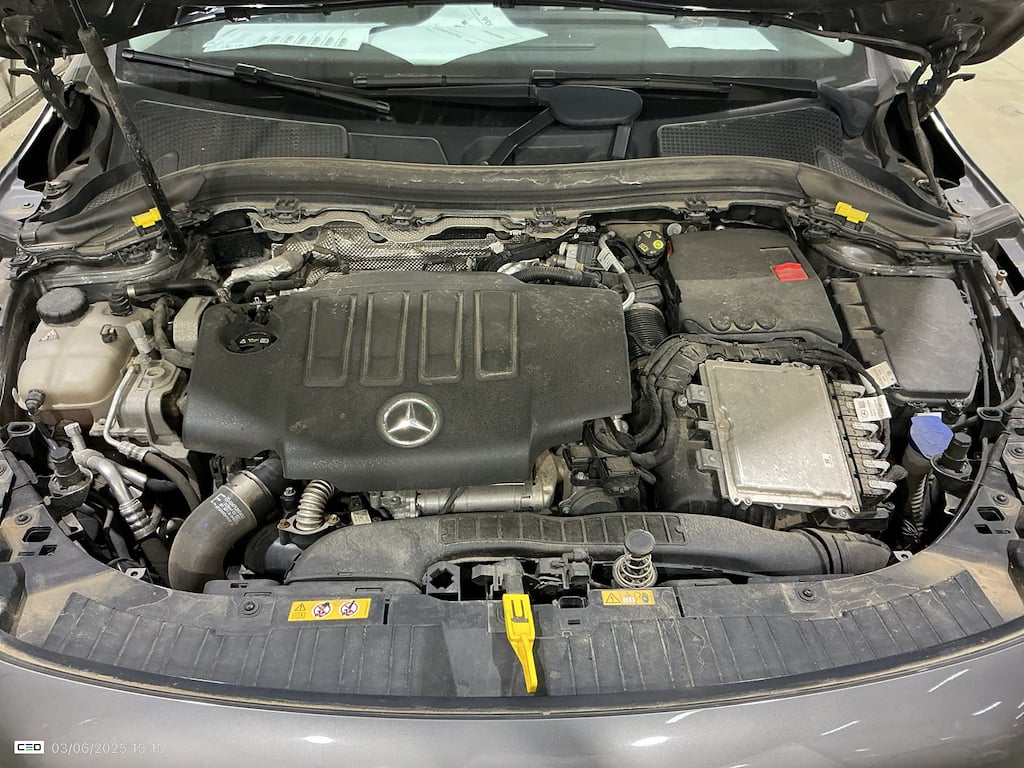 MERCEDES-BENZ GLA 2.0 GLA 180 D DCT BUSINESS SOLUTION photo