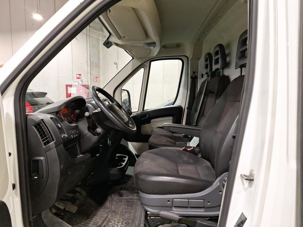 PEUGEOT BOXER 335 FOURGON MWB HR DSL - 2.0 BlueHDi L2H2 Premium Pack S&S STOCK photo