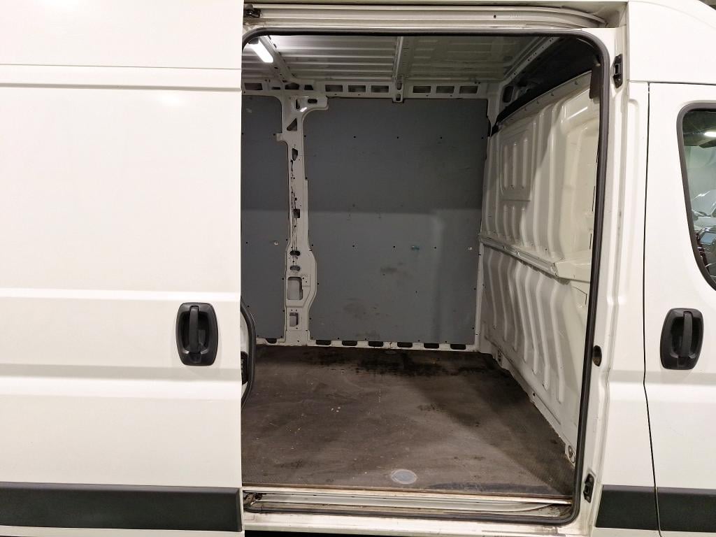 PEUGEOT BOXER 335 FOURGON MWB HR DSL - 2.0 BlueHDi L2H2 Premium Pack S&S STOCK photo