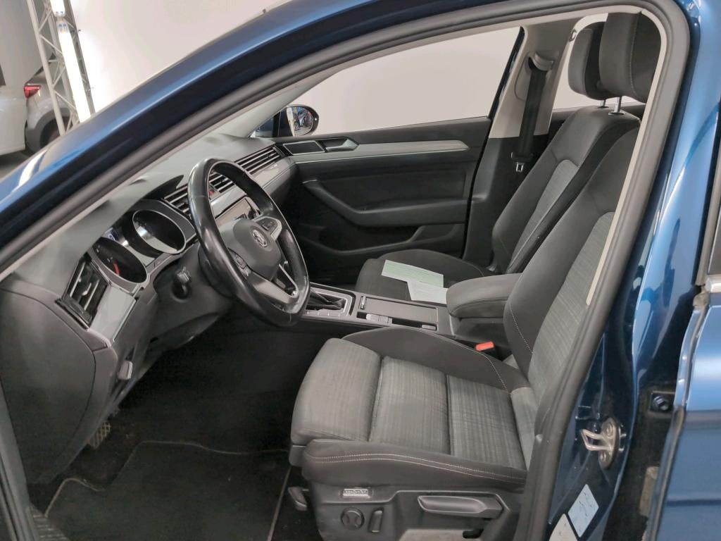 VOLKSWAGEN PASSAT VARIANT DIESEL - 2019 1.6 TDi SCR Style Business DSG photo