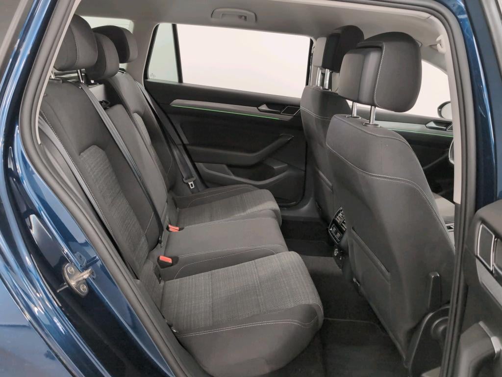 VOLKSWAGEN PASSAT VARIANT DIESEL - 2019 1.6 TDi SCR Style Business DSG photo