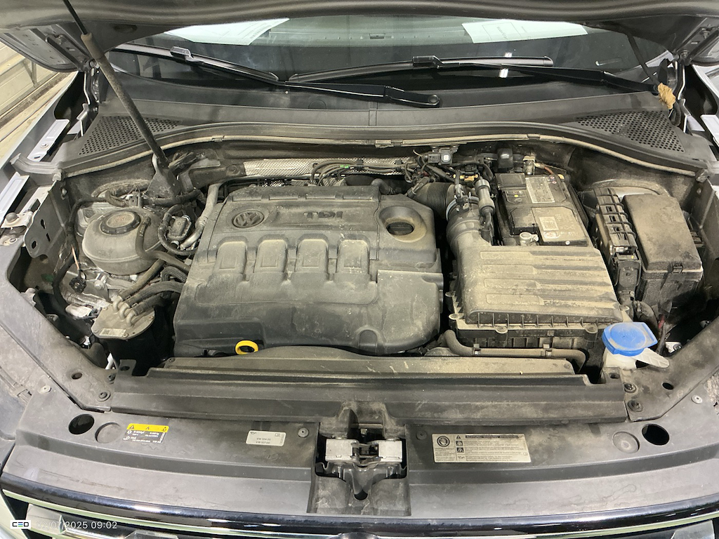 VOLKSWAGEN TIGUAN ALLSPACE DIESEL 2.0 TDi SCR Comfortline (EU6.2) photo