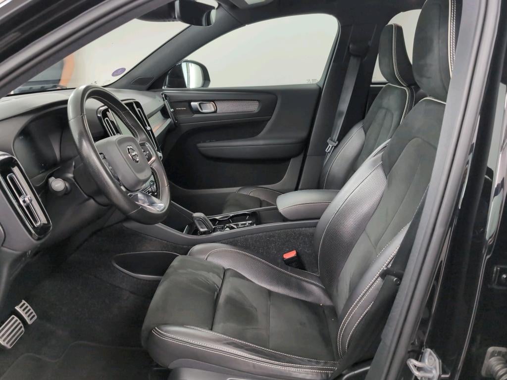 VOLVO XC40 1.5 T5 TE PHEV R-Design DCT Xenium Premium Audio Park Assist photo