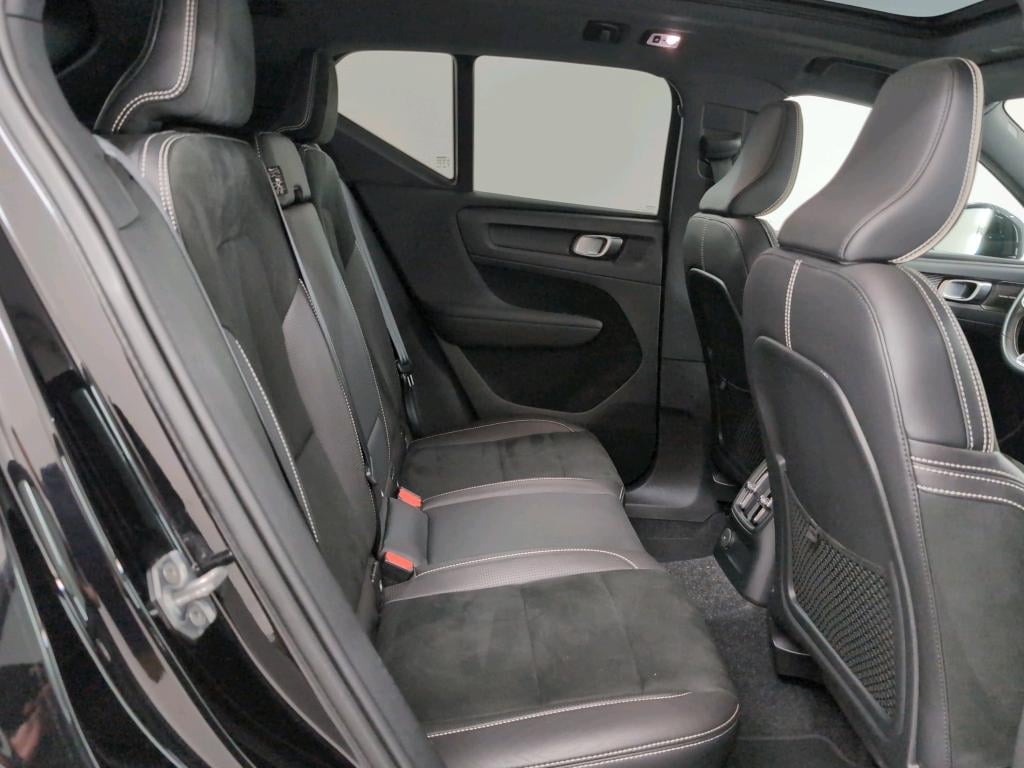 VOLVO XC40 1.5 T5 TE PHEV R-Design DCT Xenium Premium Audio Park Assist photo