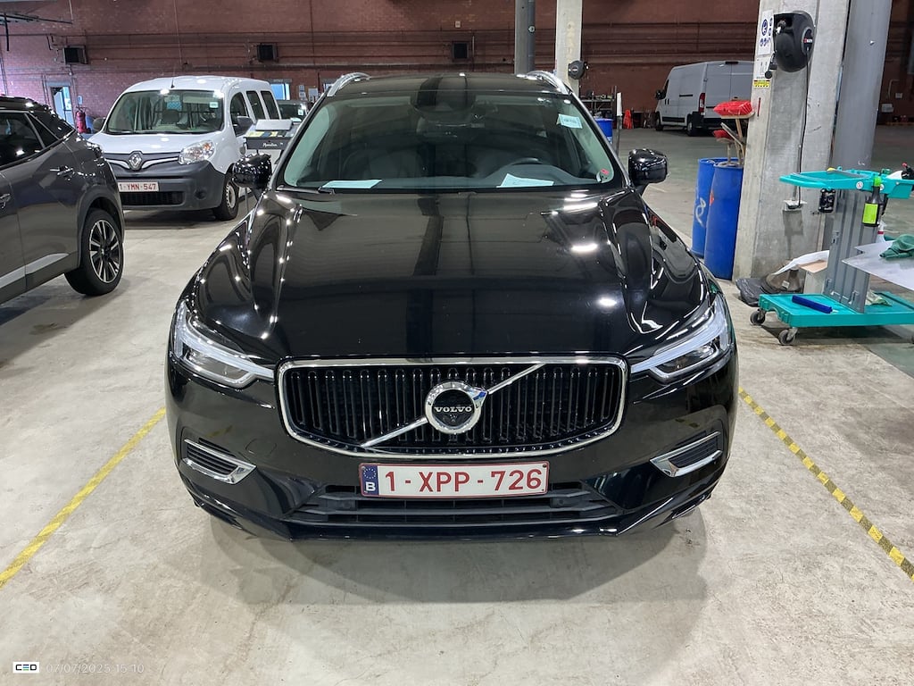 VOLVO XC60 2.0 T8 E4WD GEARTRONIC MOMENTUM PRO