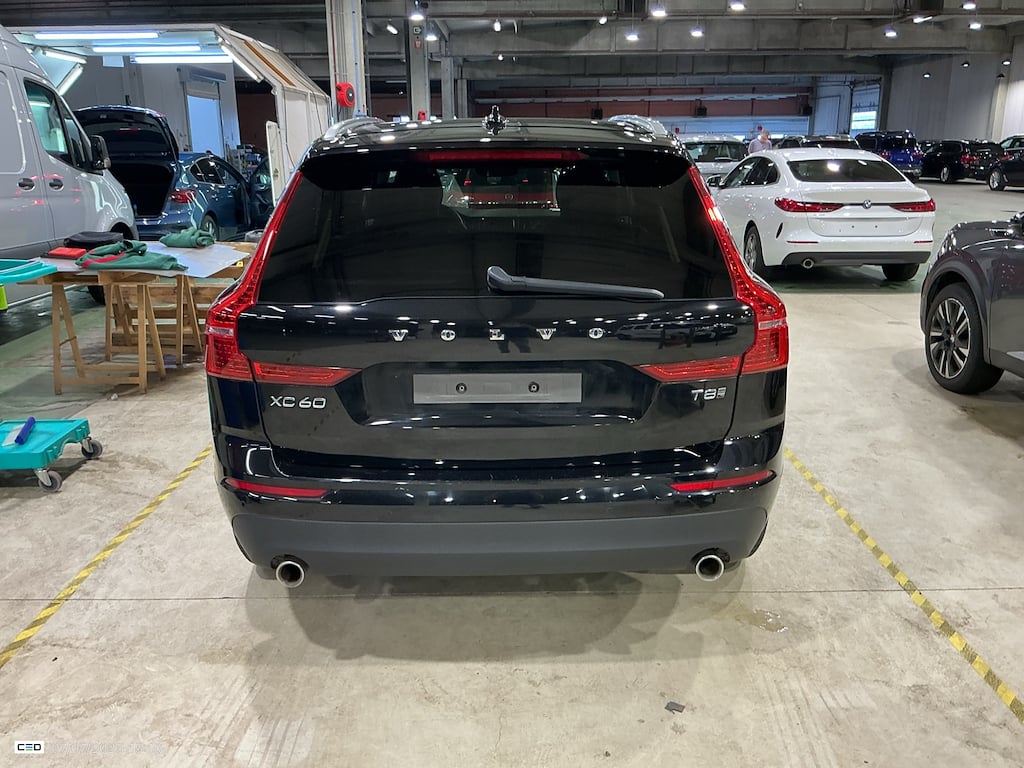 VOLVO XC60 2.0 T8 E4WD GEARTRONIC MOMENTUM PRO photo