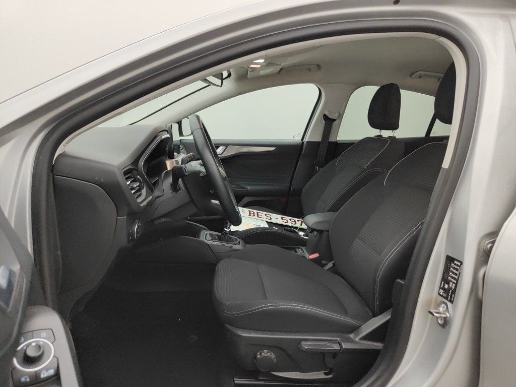 Ford Focus 1.0i EcoBoost MHEV 92kW Titanium X 5d photo