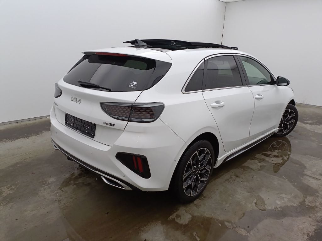 KIA cee'd GT Line 1.5 T-GDI 160 ISG 5d photo