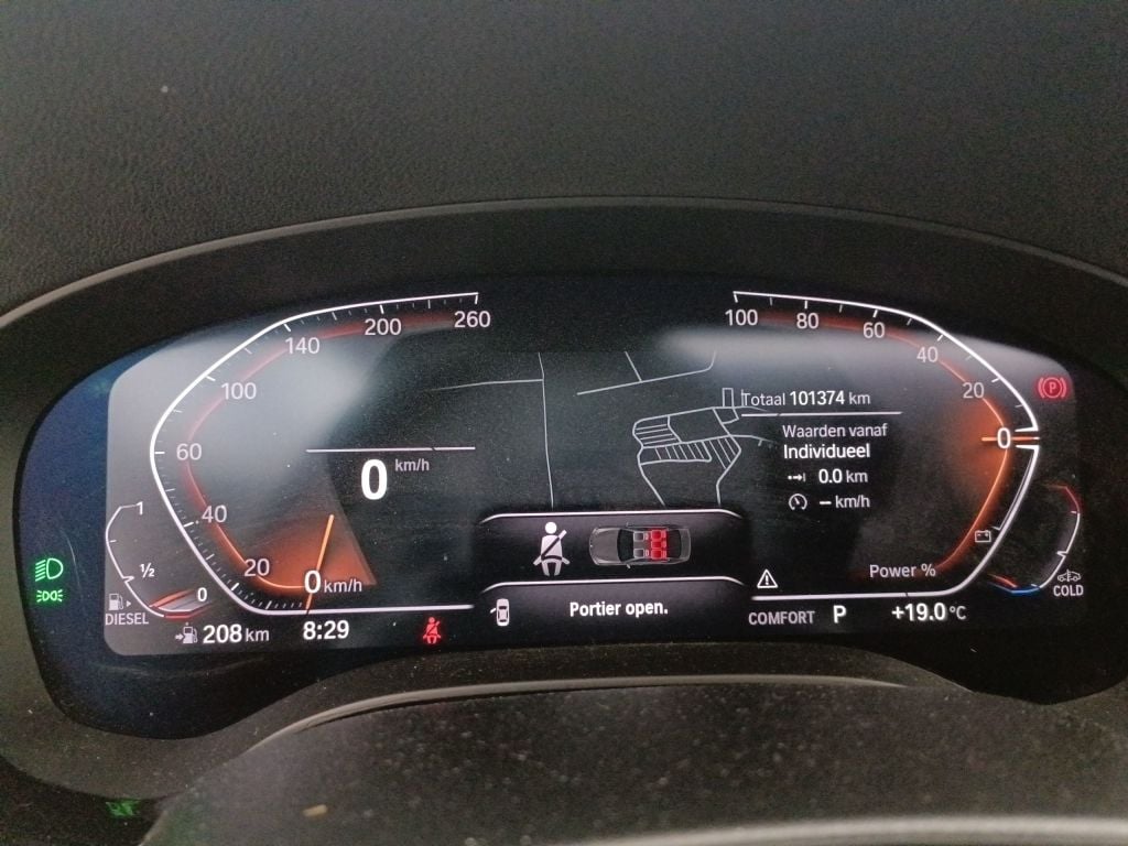 BMW 5 Reeks Touring 518d Aut. (100 kW) 5d photo