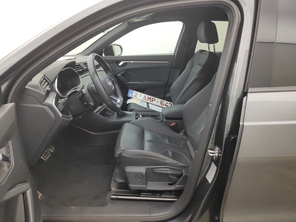 Audi Q3 35 TFSI S tronic S line Business Edition 5d photo