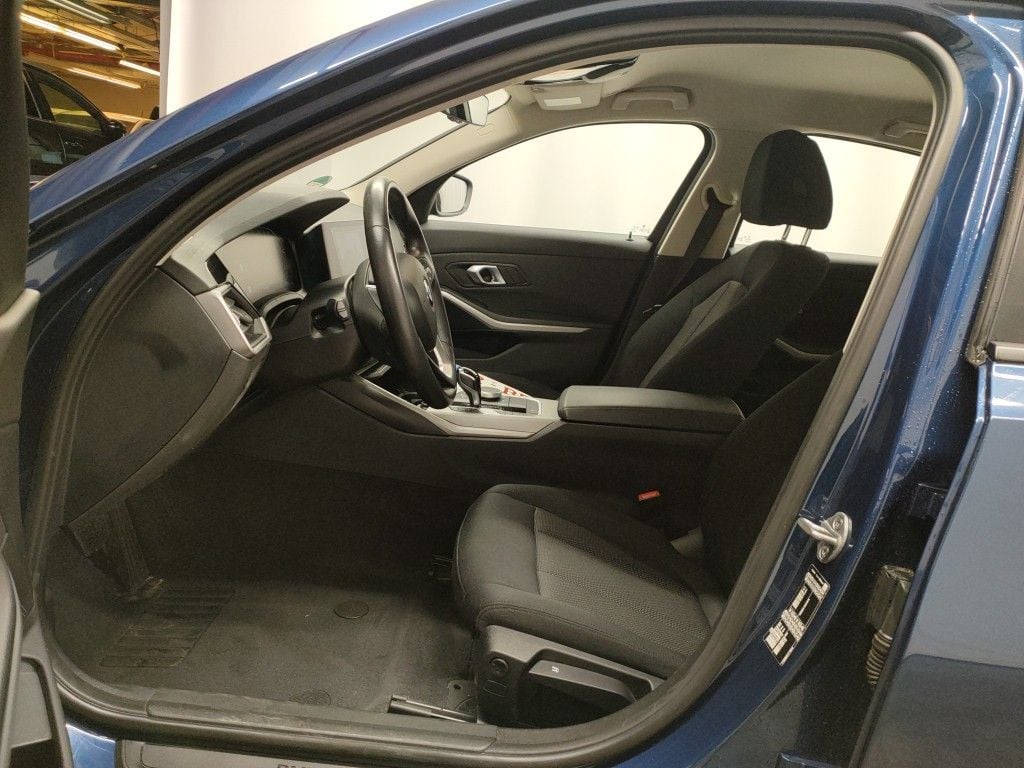 BMW 3 Reeks Berline 316dA (90 kW) 4d photo