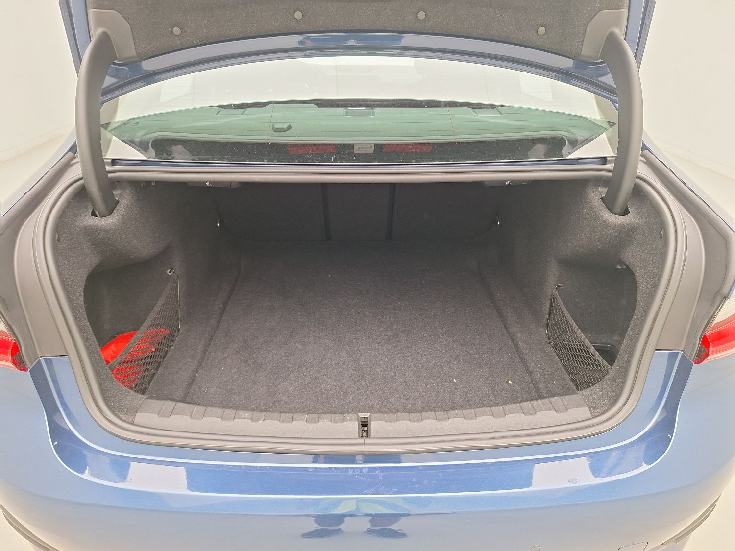 BMW, 3-serie '18, BMW 3 Reeks Berline 318iA (115 kW) 4d