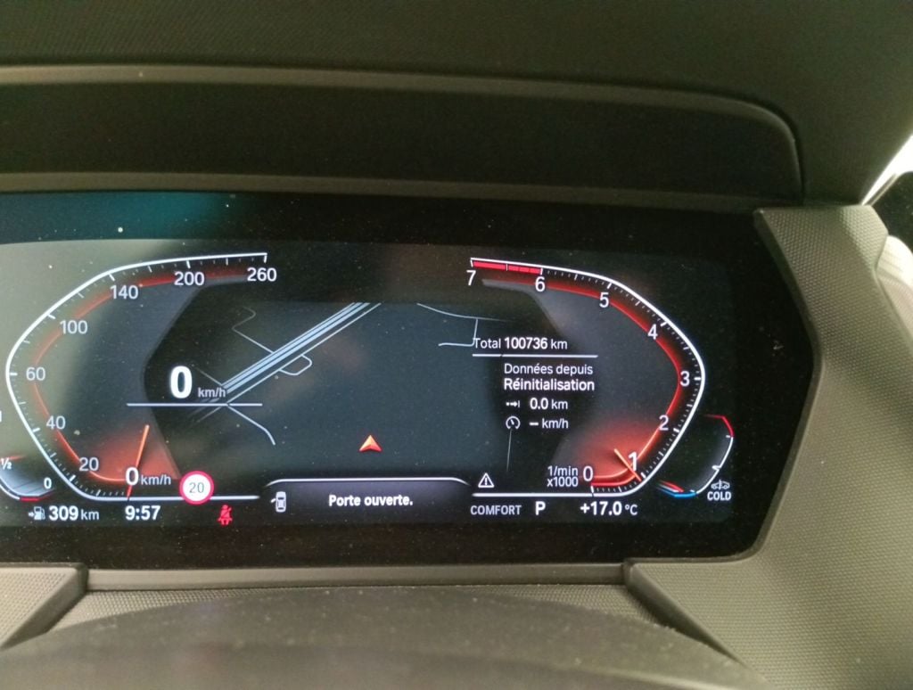 BMW 1 HATCH - 2019 118iA 140 OPF (EU6d-TEMP) 5d photo