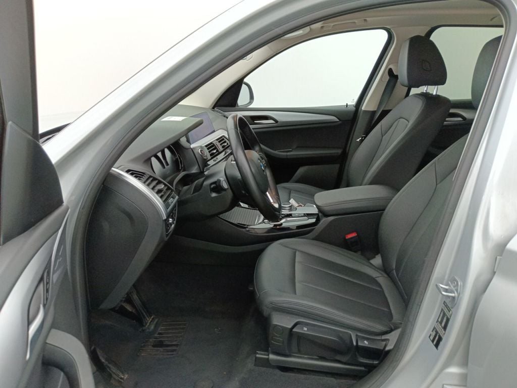 BMW X3 sDrive18d (100 kW) 5d photo