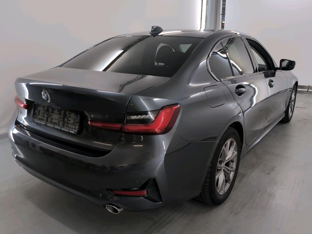 BMW 3 DIESEL - 2019 318 d AdBlue Model Sport Business photo