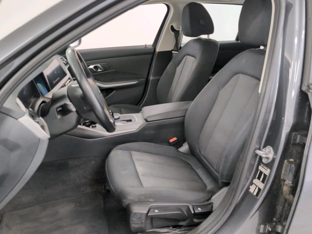 BMW 3 SERIES TOURING 2.0 318DA (100KW) TOURING Storage Business Model Advantage photo
